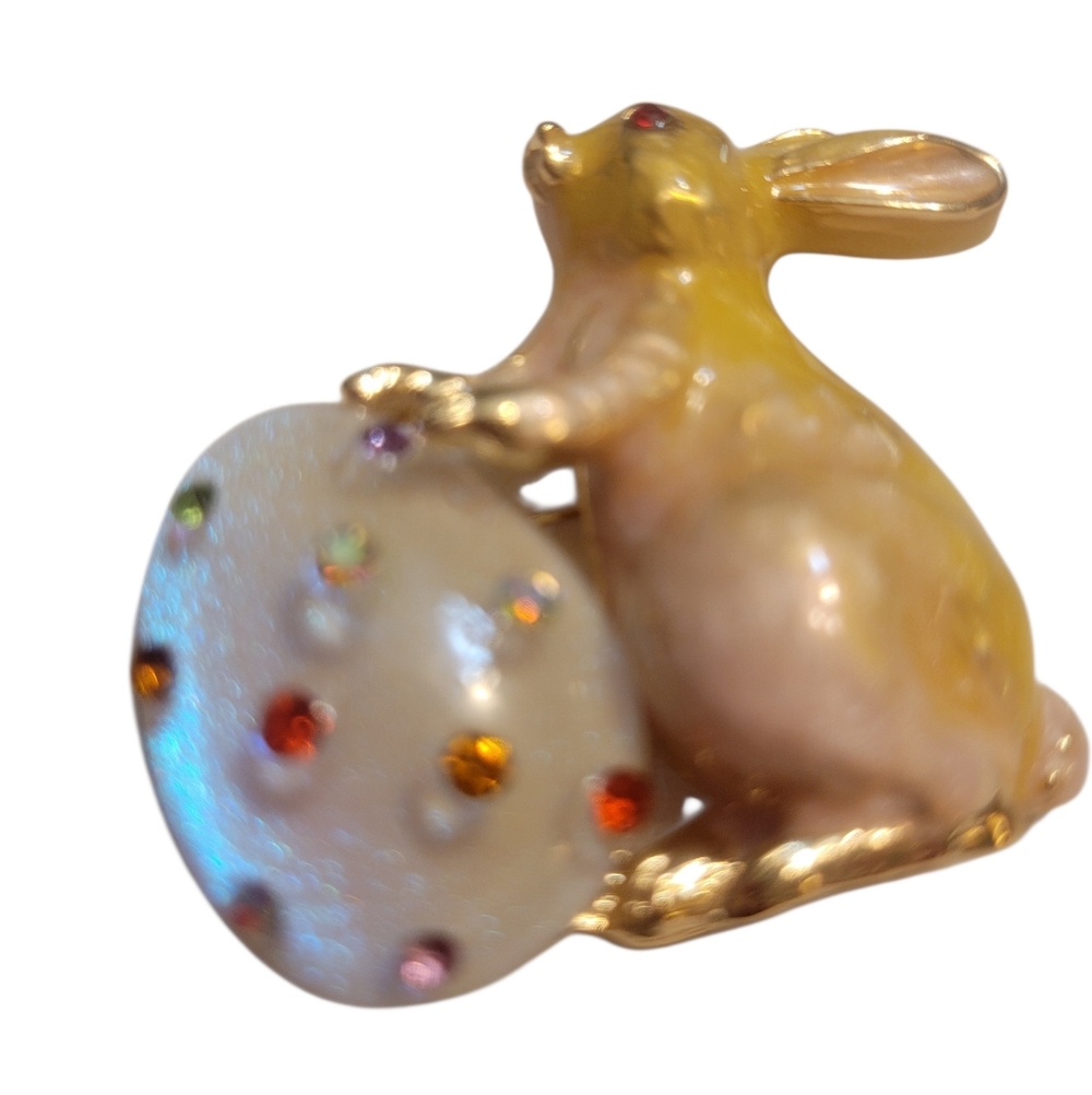 Easter Bunny Brooch - Picture 2 of 5